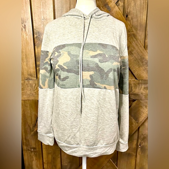 EUC 7th Ray Gray Cam Accent Hooded Long Sleeve Top - Picture 1 of 15